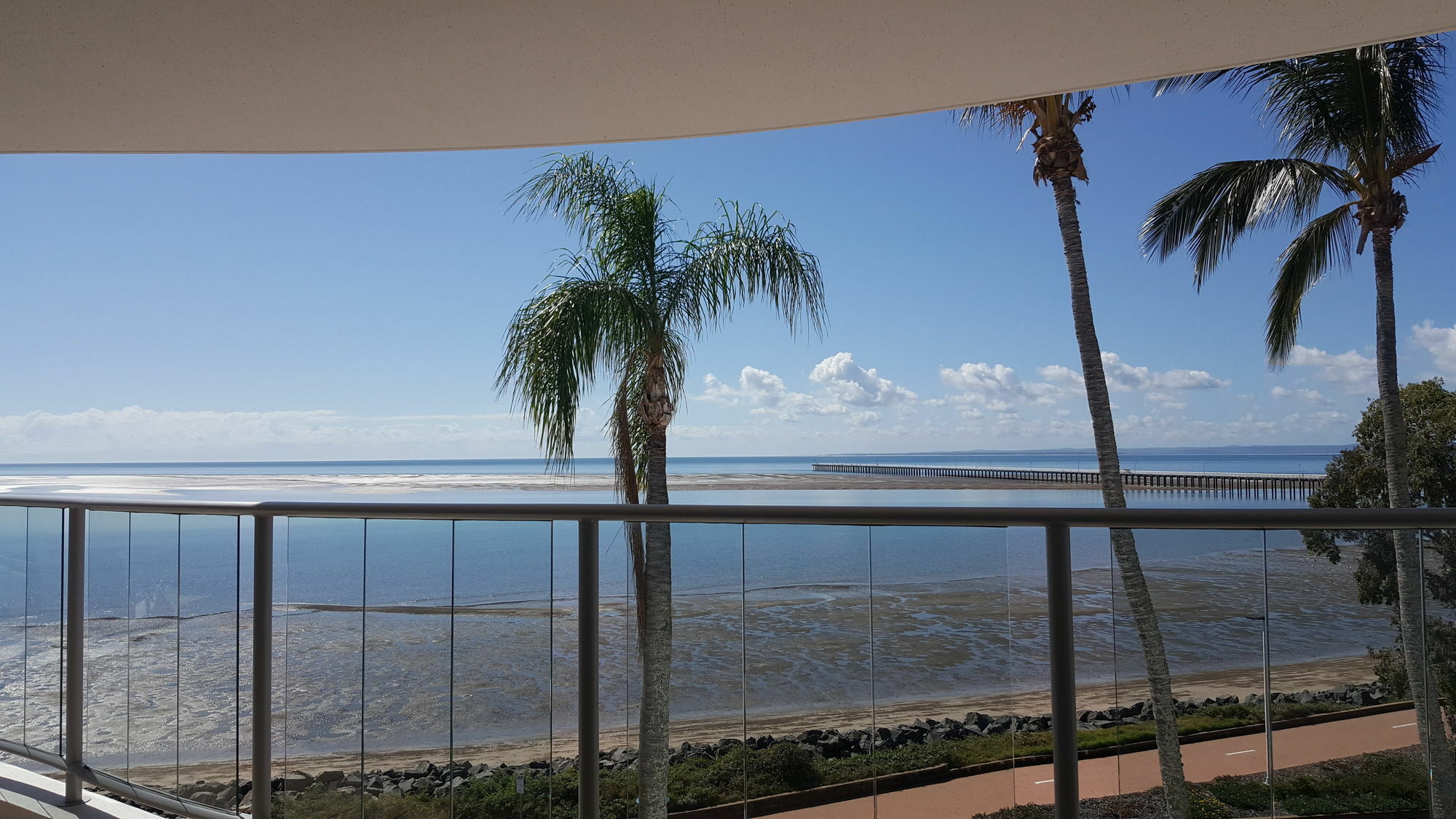 Pier Resort Urangan Exteriér fotografie