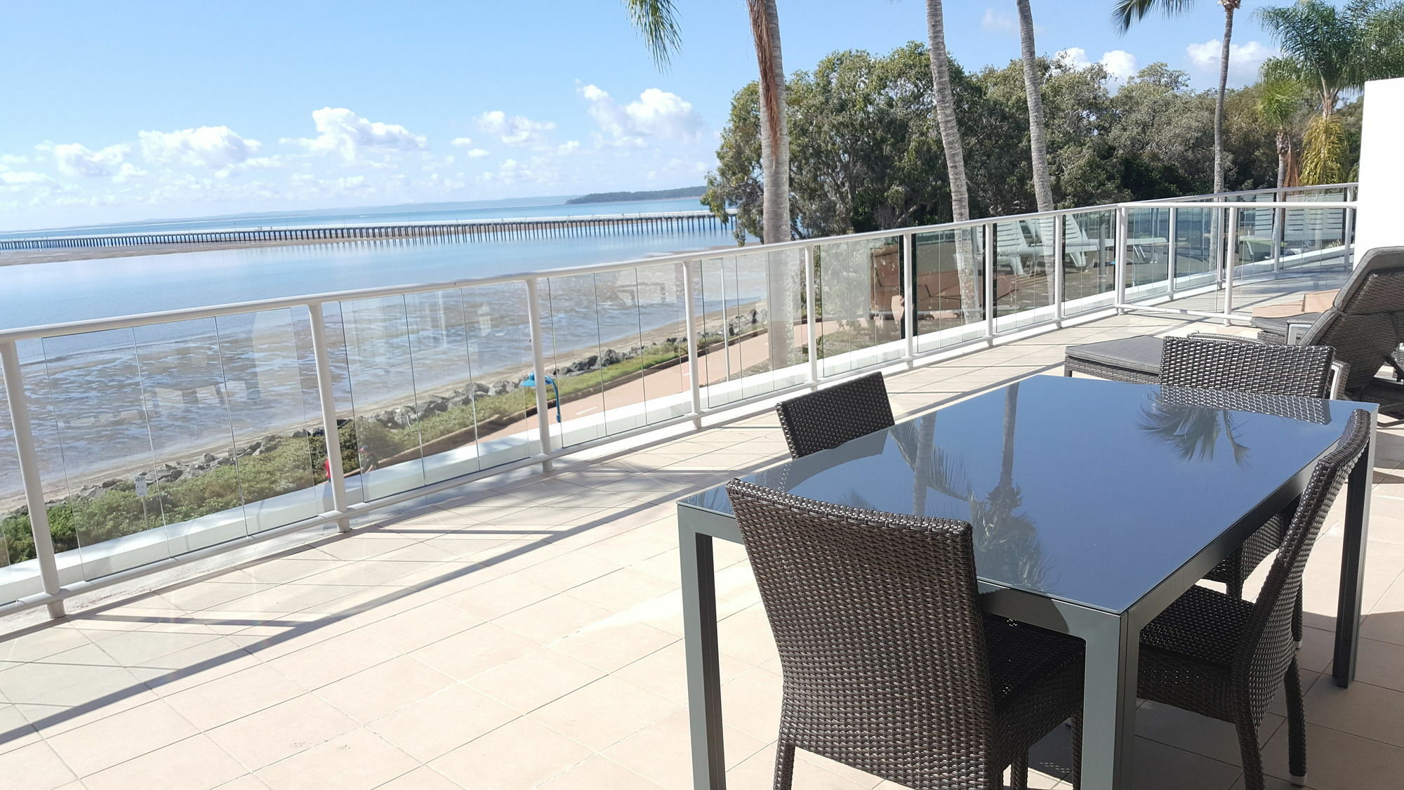 Pier Resort Urangan Exteriér fotografie