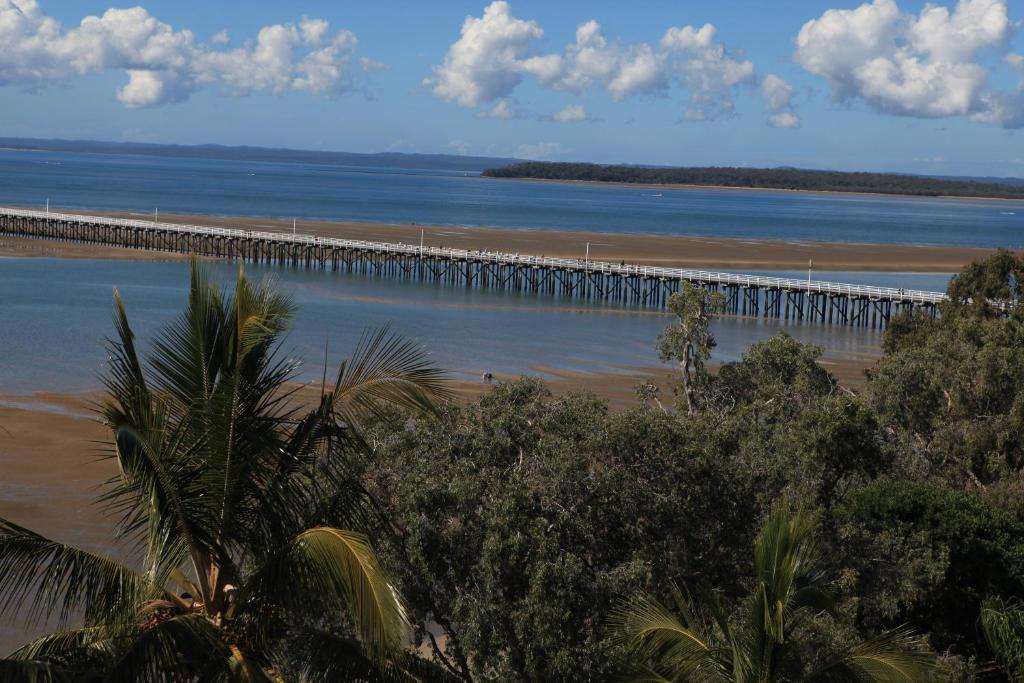 Pier Resort Urangan Pokoj fotografie